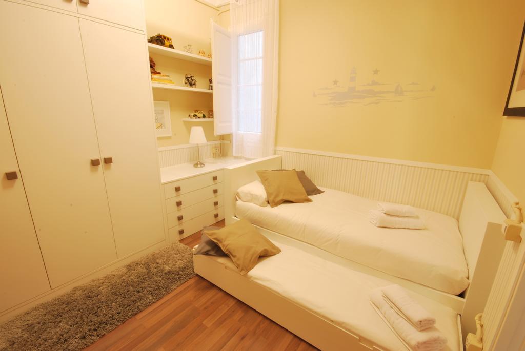 Gaudi Sdb Apartman Barcelona Kültér fotó