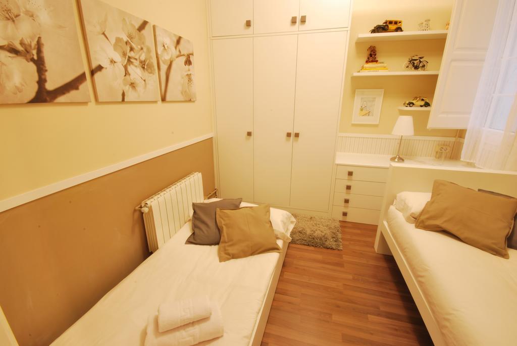 Gaudi Sdb Apartman Barcelona Kültér fotó