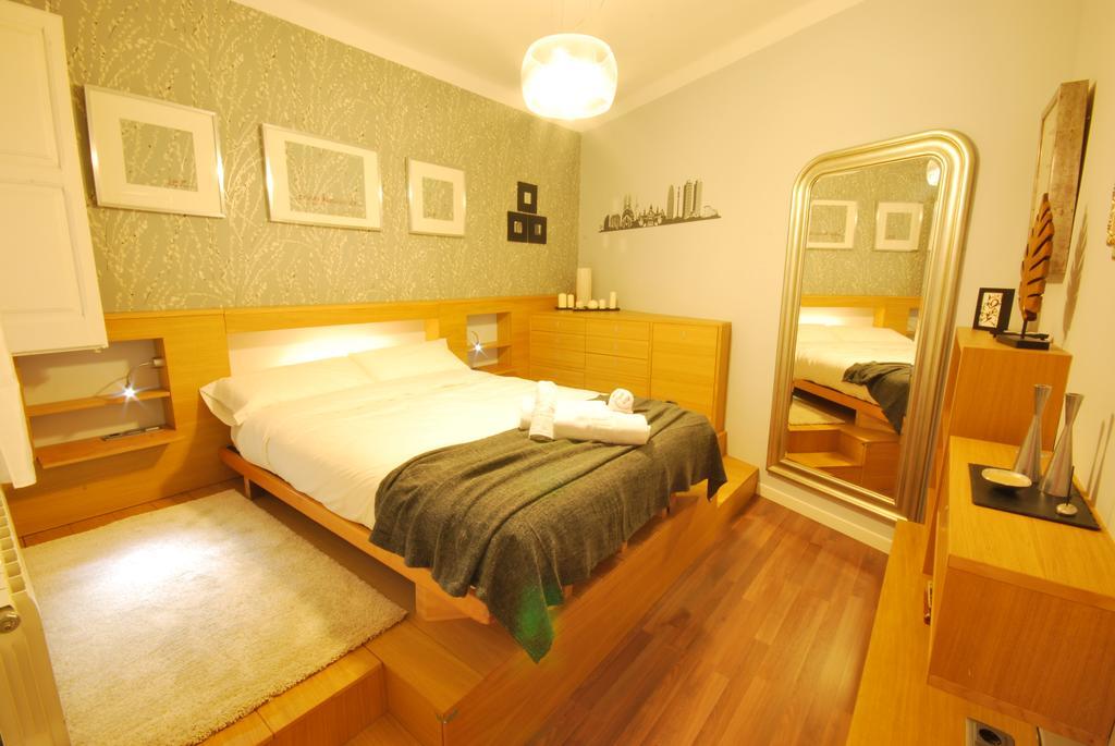 Gaudi Sdb Apartman Barcelona Kültér fotó